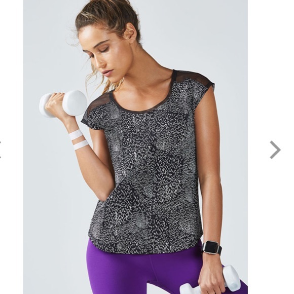 NWT Fabletics Vanessa Tee - Picture 2 of 4